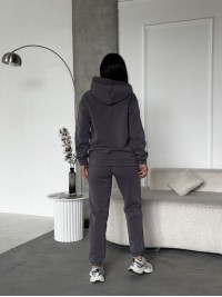 Жіночий спортивний костюм на флiсi з написом графiтового кольору 35456