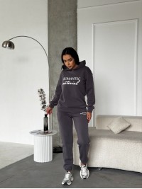 Жіночий спортивний костюм на флiсi з написом графiтового кольору 35456