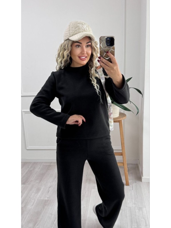 Теплий жiночий костюм чорного кольору 35459