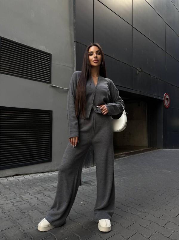 Унiверсальний жiночий костюм 2-ка графiтового кольору 35465