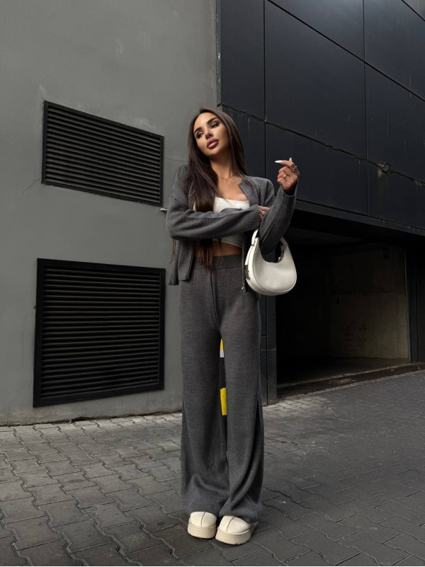 Унiверсальний жiночий костюм 2-ка графiтового кольору 35465