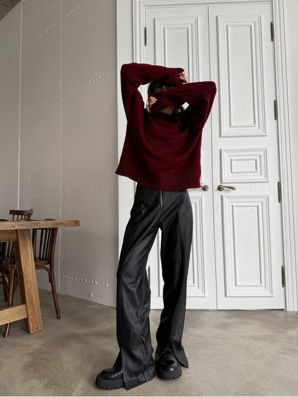 Подовжиний жіночий светр бордового кольору 35466