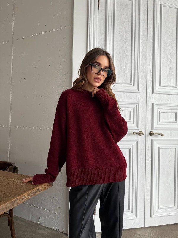 Подовжиний жіночий светр бордового кольору 35466