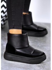 Жіночі уггі з натуральної шкіри на платформі (цигейка) чорного кольору 35469