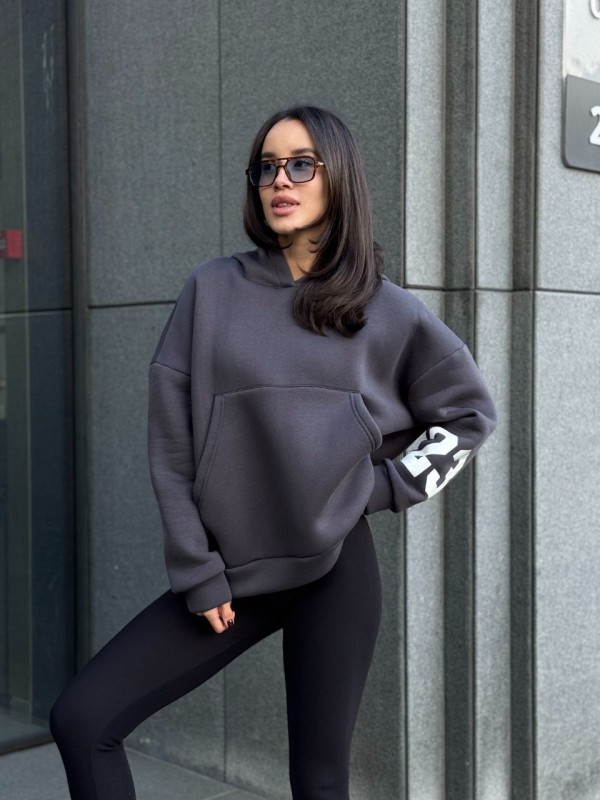 Жіноче спортивне худі на флiсi графiтового кольору 35498