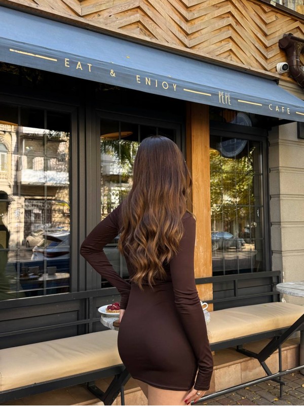 Еластична сукня мiнi коричневого кольору 35509