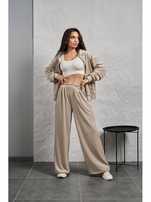 Жіночий велюровий костюм на змiйцi бежевого кольору 35511