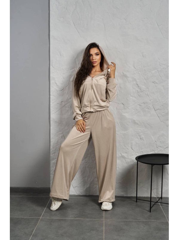 Жіночий велюровий костюм на змiйцi бежевого кольору 35511