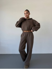 Теплий жiночий костюм з вкороченою кофтою кавового кольору 35521