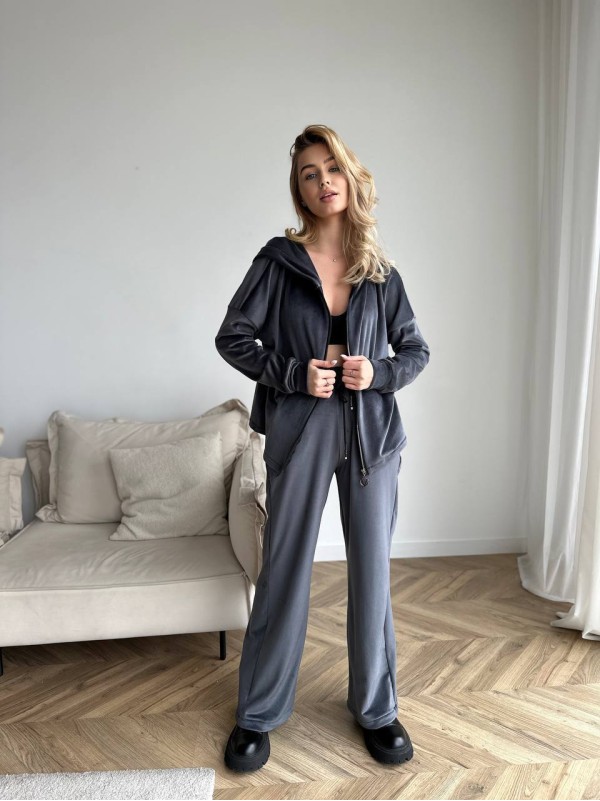 Жіночий теплий велюровий костюм графiтового кольору 35522