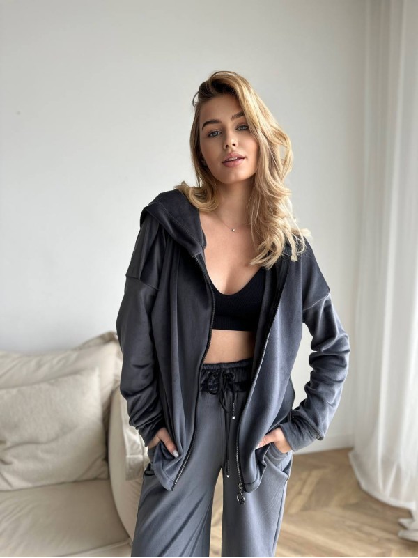 Жіночий теплий велюровий костюм графiтового кольору 35522