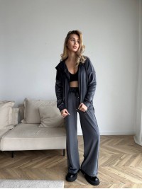 Жіночий теплий велюровий костюм графiтового кольору 35522
