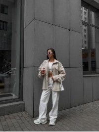 Жіноча сорочка букле бежевого кольору 35525