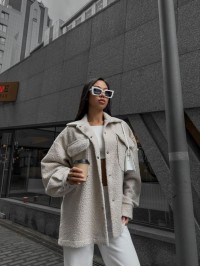 Жіноча сорочка букле бежевого кольору 35525