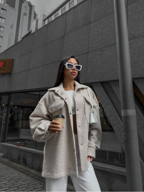 Жіноча сорочка букле бежевого кольору 35525