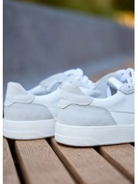 Шкіряні чоловічі кросівки з вставками білого кольору 35548