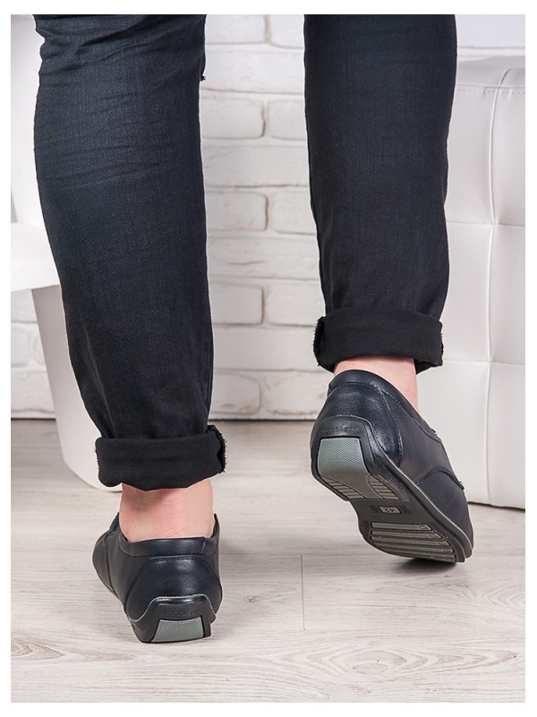 Чоловічі мокасини з натуральної шкіри чорного кольору 35556