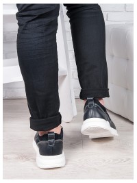 Шкіряні чоловічі кросівки з білою підошвою темно синього кольору 35559