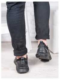 Шкіряні чоловічі кросівки чорного кольору 35560