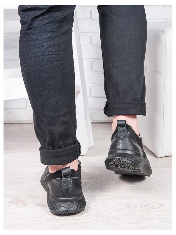 Шкіряні чоловічі кросівки чорного кольору 35560