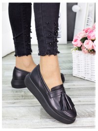 Жіночі туфлі лофери з натуральної шкіри чорного кольору 35565