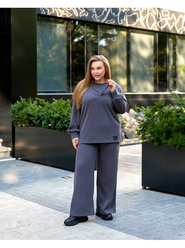 Жіночий прогулянковий костюм з теплого трикотажу графiтового кольору 35575