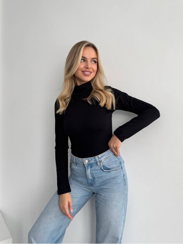 Жіночий теплий гольф чорного кольору 35577