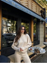 Базовий жiночий костюм з ангори бежевого кольору 35592