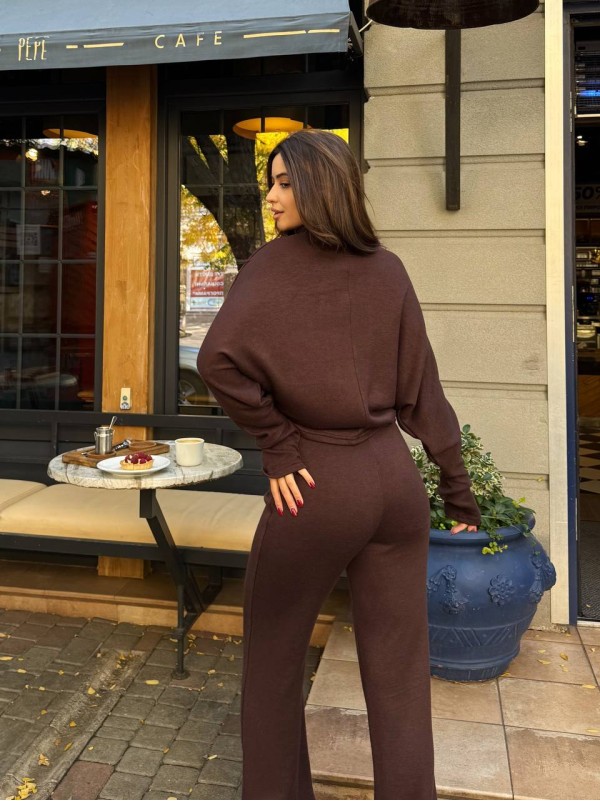 Базовий жiночий костюм з ангори коричневого кольору 35593