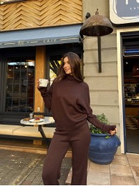 Базовий жiночий костюм з ангори коричневого кольору 35593