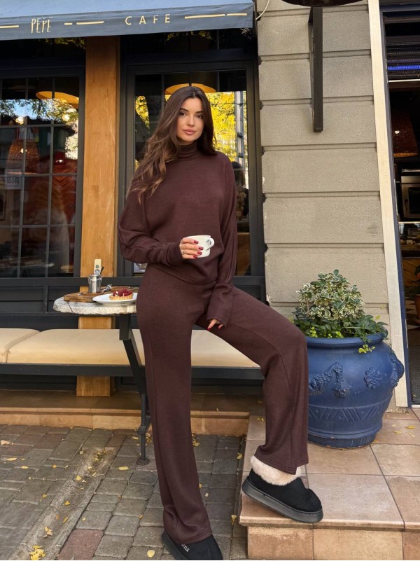 Базовий жiночий костюм з ангори коричневого кольору 35593