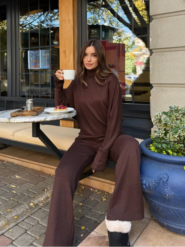 Базовий жiночий костюм з ангори коричневого кольору 35593