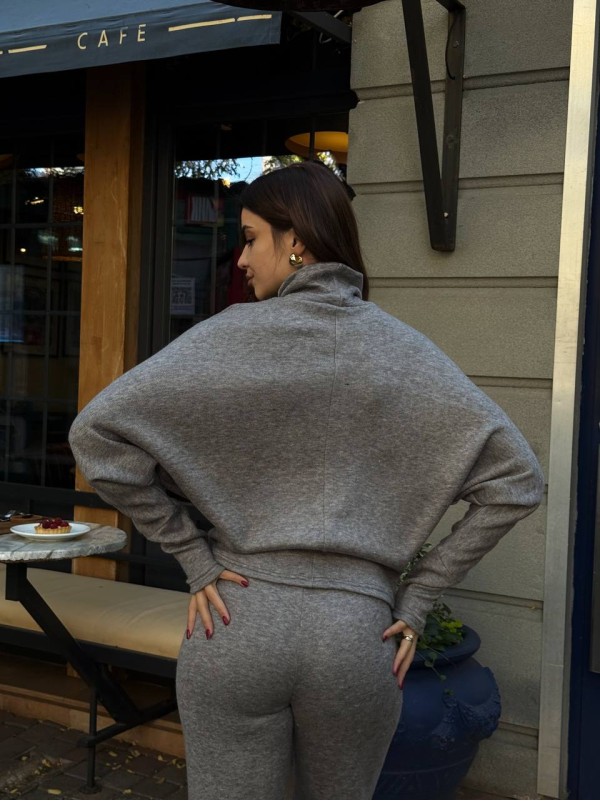 Базовий жiночий костюм з ангори графiтового кольору 35595