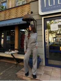 Базовий жiночий костюм з ангори графiтового кольору 35595