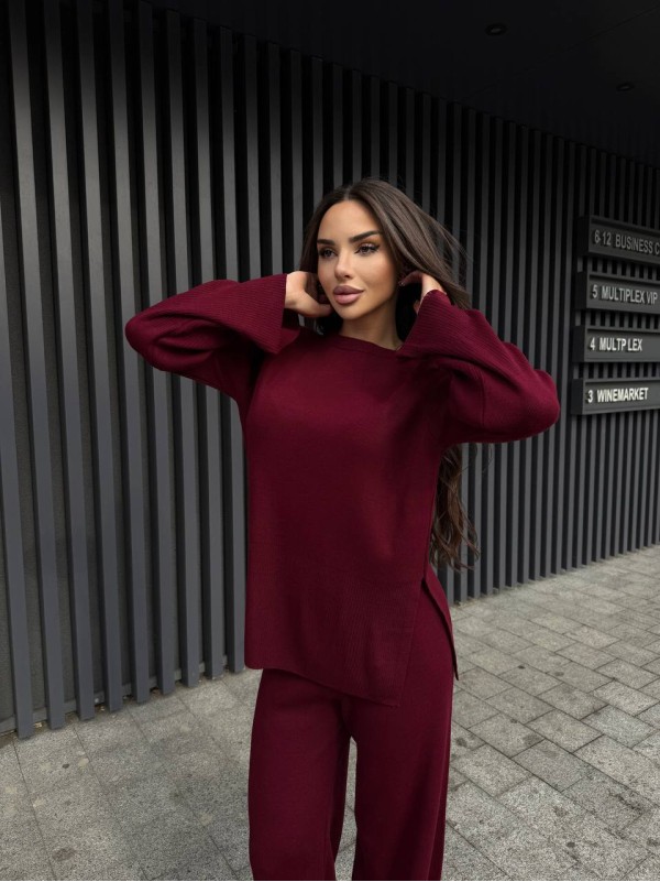 Базовий жiночий костюм 2-ка бордового кольору 35604