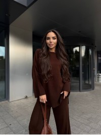 Базовий жiночий костюм 2-ка коричневого кольору 35605