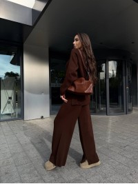 Базовий жiночий костюм 2-ка коричневого кольору 35605