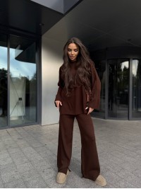 Базовий жiночий костюм 2-ка коричневого кольору 35605