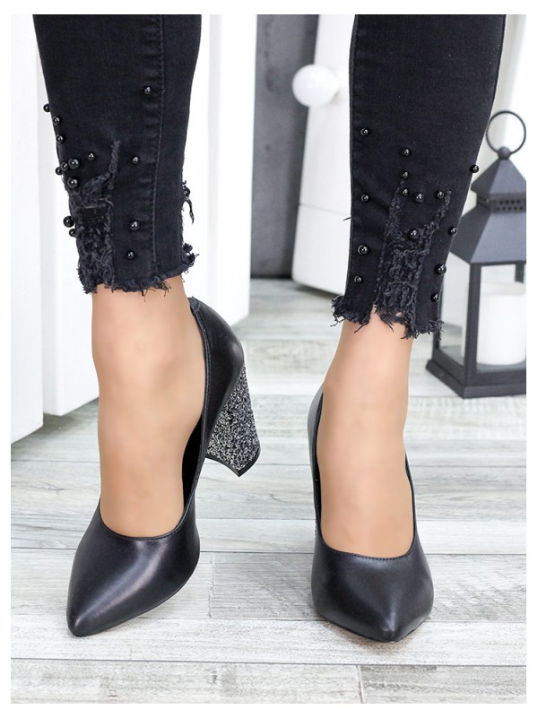 Жіночі туфлі з натуральної шкіри з блискітками на каблуцi чорного кольору 35606