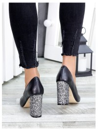Жіночі туфлі з натуральної шкіри з блискітками на каблуцi чорного кольору 35606