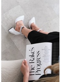 Жіночі туфлі з натуральної шкіри на каблуцi білого кольору 35607