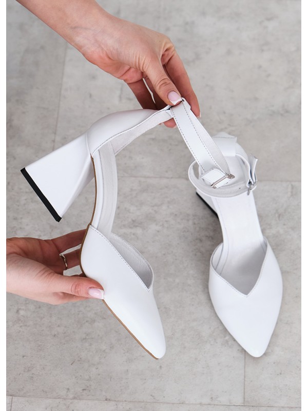 Жіночі туфлі з натуральної шкіри на каблуцi білого кольору 35607