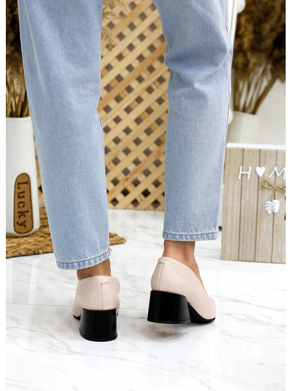 Базові жіночі туфлі з натуральної шкіри пудрового кольору 35608