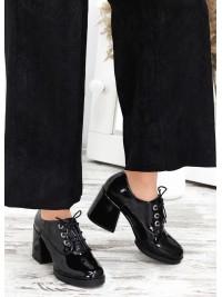 Жіночі туфлі з лак шкіри на підборах чорного кольору 35609