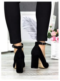 Жіночі туфлі з натуральної замші на каблуку чорного кольору 35611