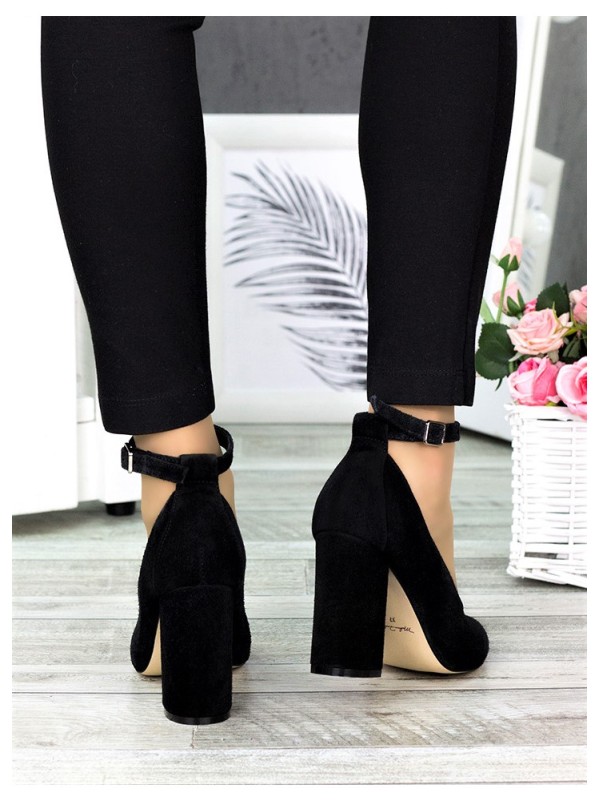 Жіночі туфлі з натуральної замші на каблуку чорного кольору 35611