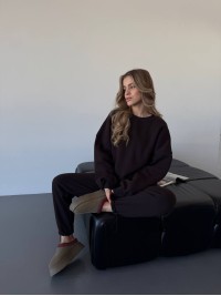 Теплий жiночий костюм коричневого кольору 35625