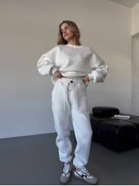 Теплий жiночий костюм молочного кольору 35627