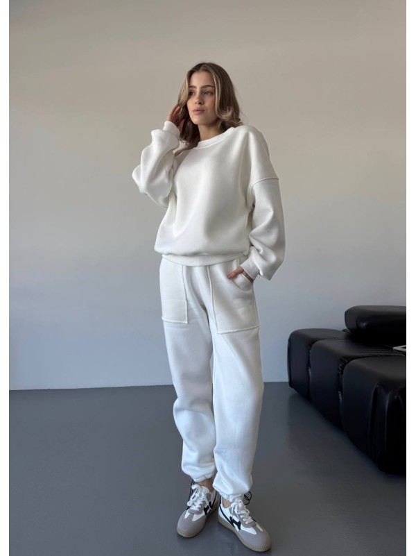 Теплий жiночий костюм молочного кольору 35627