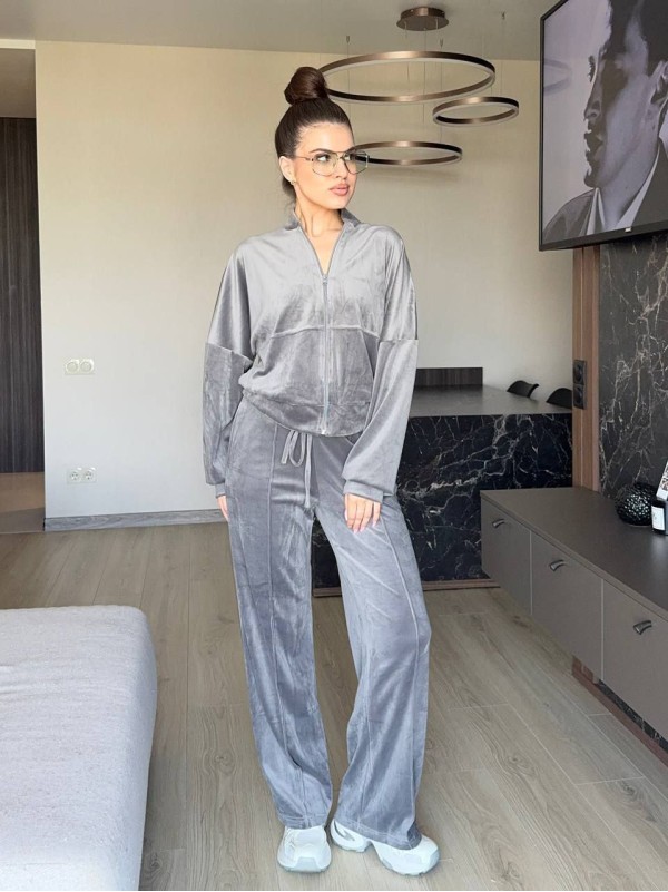 Жіночий велюровий костюм графiтового кольору 35641